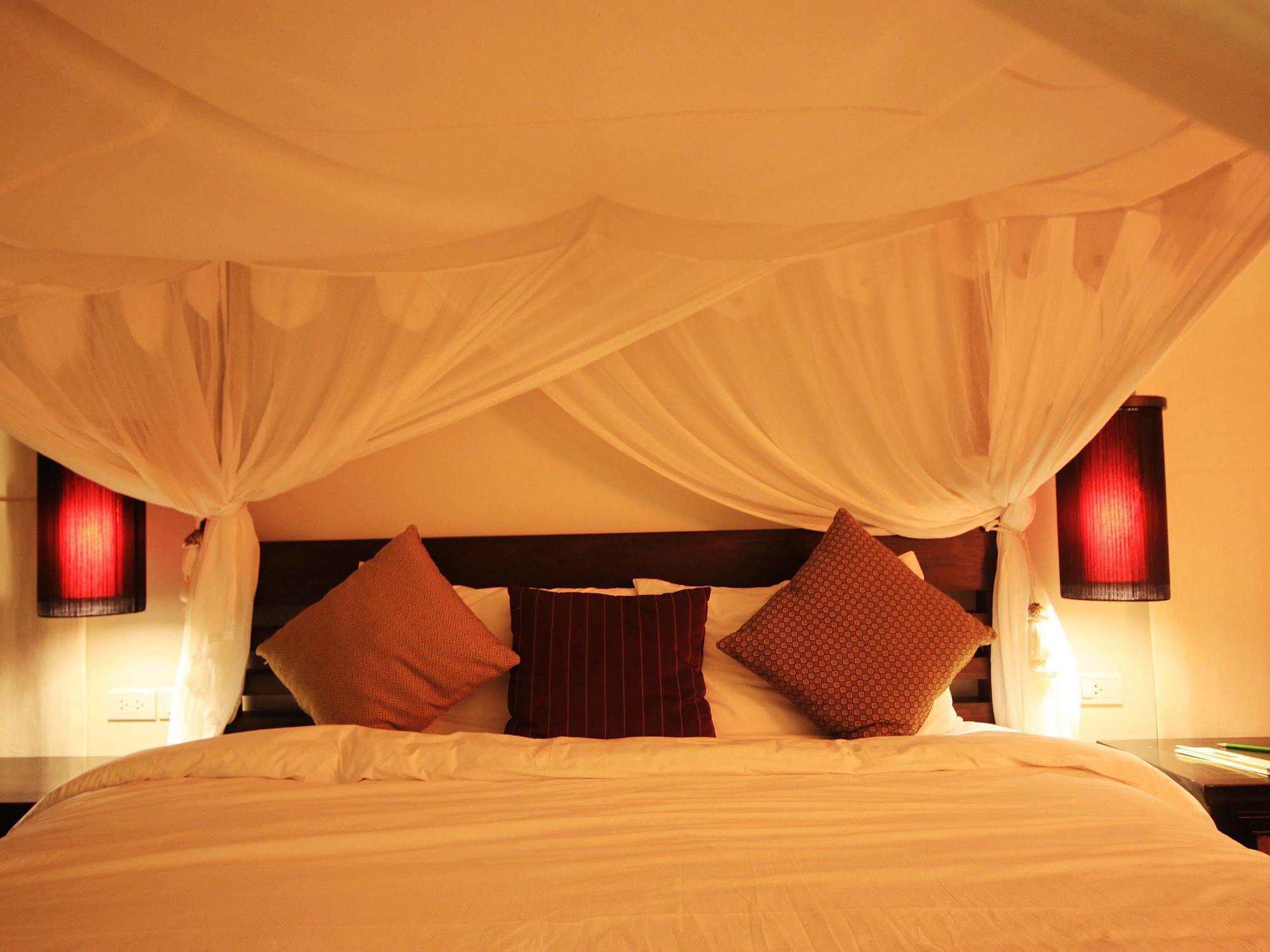 Two Villas Holiday Oriental Style Layan Beach プーケット エクステリア 写真